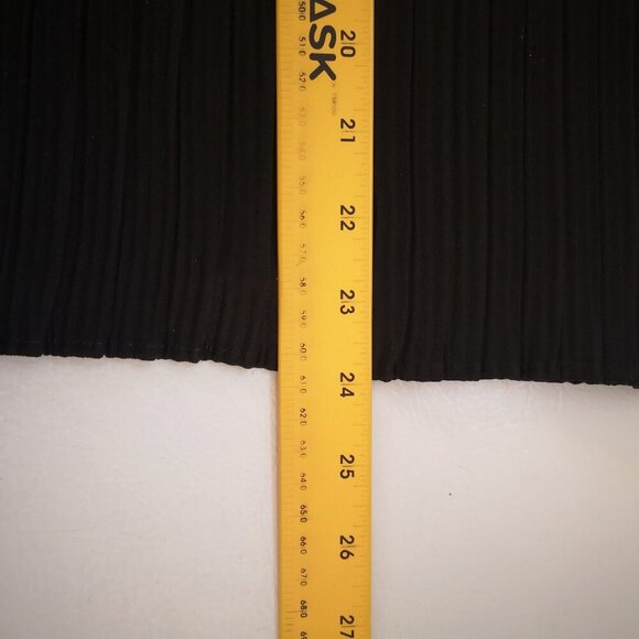 Rachel Zoe Black Ladies Sleeveless Size Medium Straight Fit V-neck Blouse - Picture 9 of 9